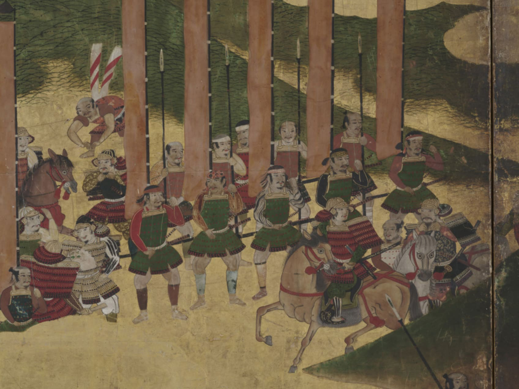 長篠合戦図屏風より、馬防柵を大きく描いた部分。武士たちが柵の背後に集結し、戦術が制度化されつつある様子が表現されている。